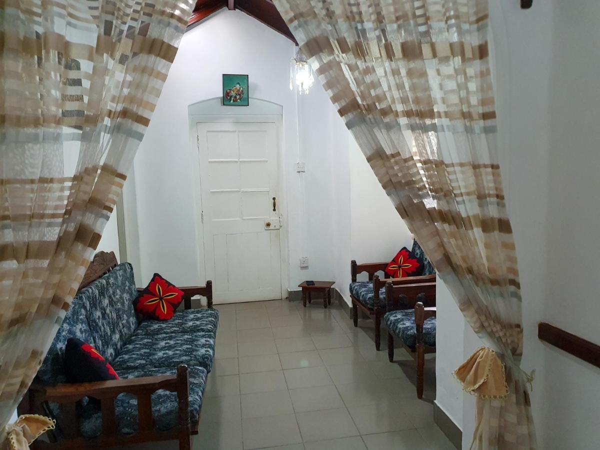 Ruchi House Hotel Nuwara Eliya Exterior photo