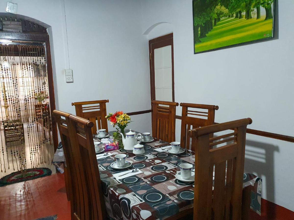 Ruchi House Hotel Nuwara Eliya Exterior photo
